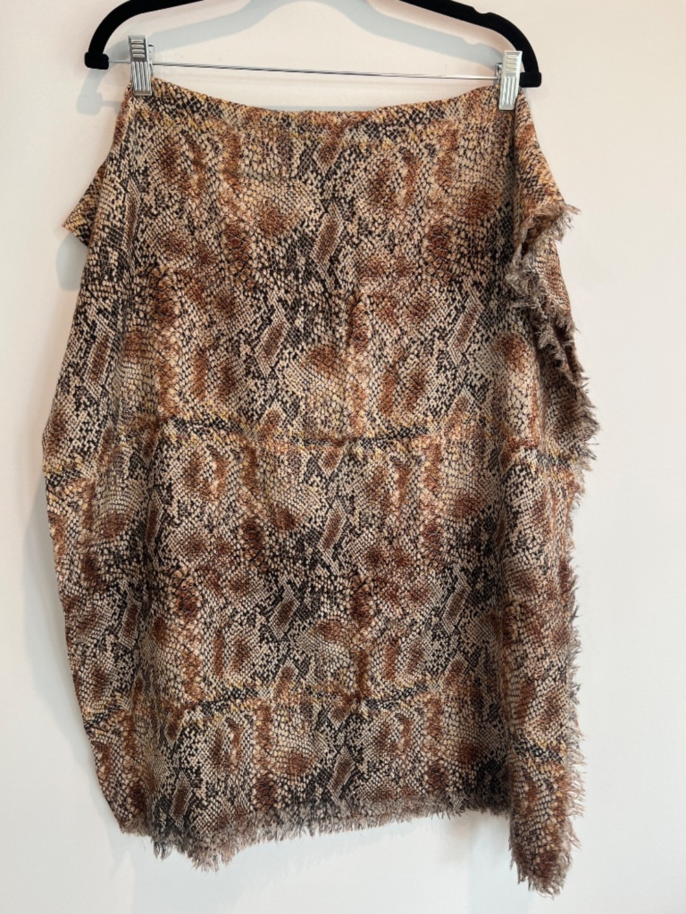 Aritzia/Auxillary 100% Wool Lightweight Blanket Scarf Snakeskin Print 62"x52" - Picture 6 of 9